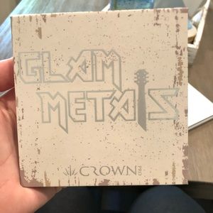 Crown brushes glam metals eyeshadow palette